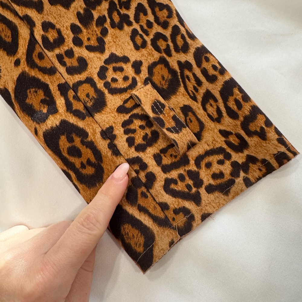 Large Leopard Trench - Picture 4 of 5